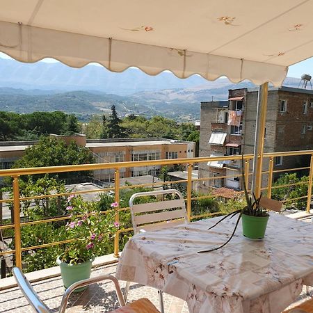 Sara Guesthouse Berat Exterior photo
