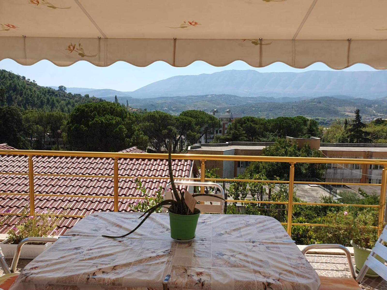 Sara Guesthouse Berat Exterior photo