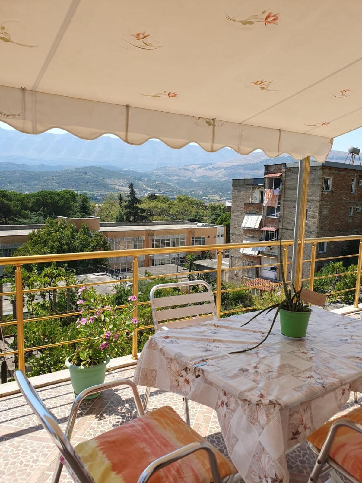 Sara Guesthouse Berat Exterior photo