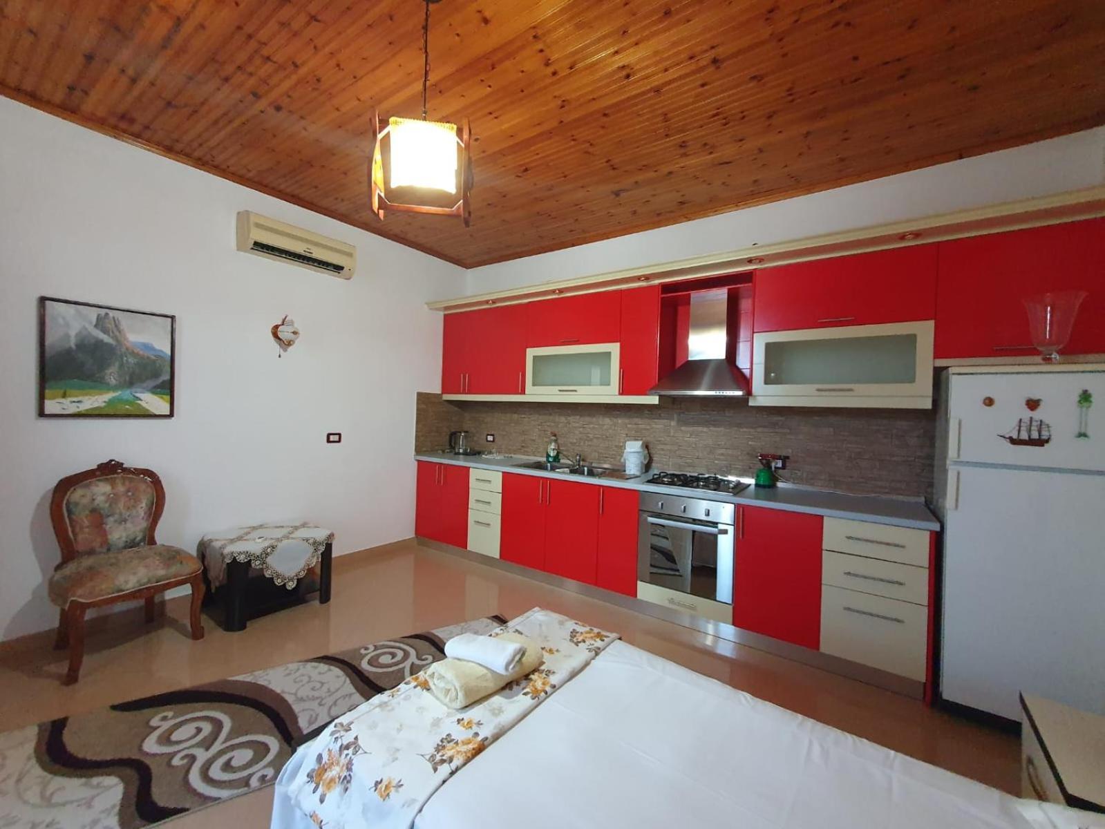 Sara Guesthouse Berat Exterior photo