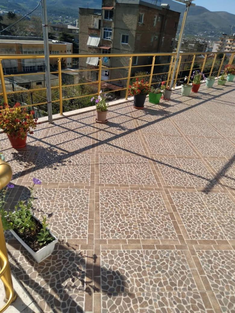Sara Guesthouse Berat Exterior photo
